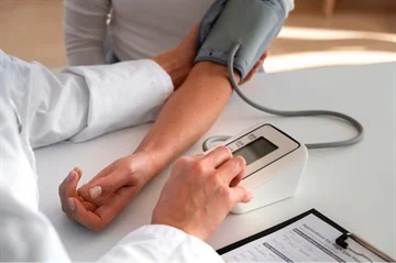 ניהול לחץ דם גבוה: התאמת אורח החיים למצב הגופני